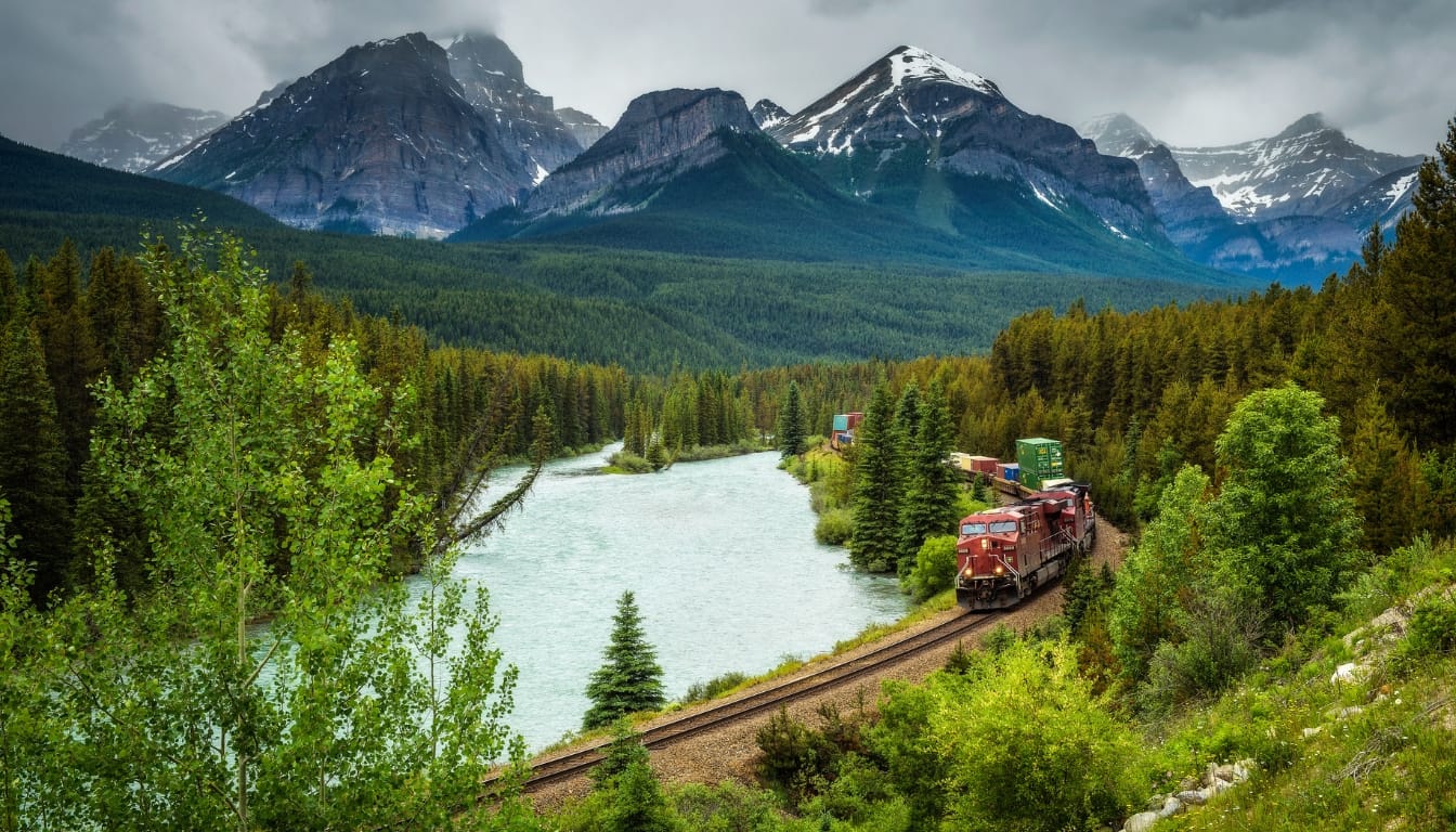 Why Choose Train Travel in the Highlands