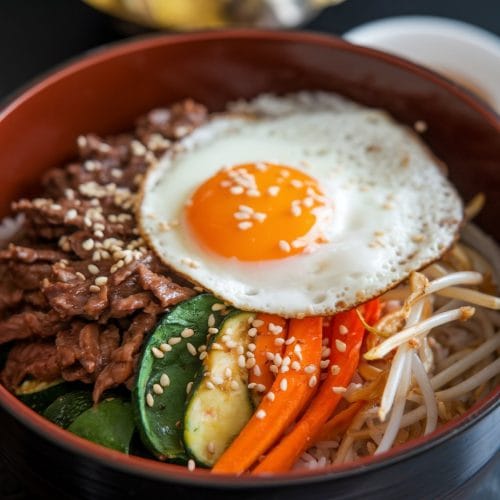 How to Make Bibimbap with Gochujang Sauce